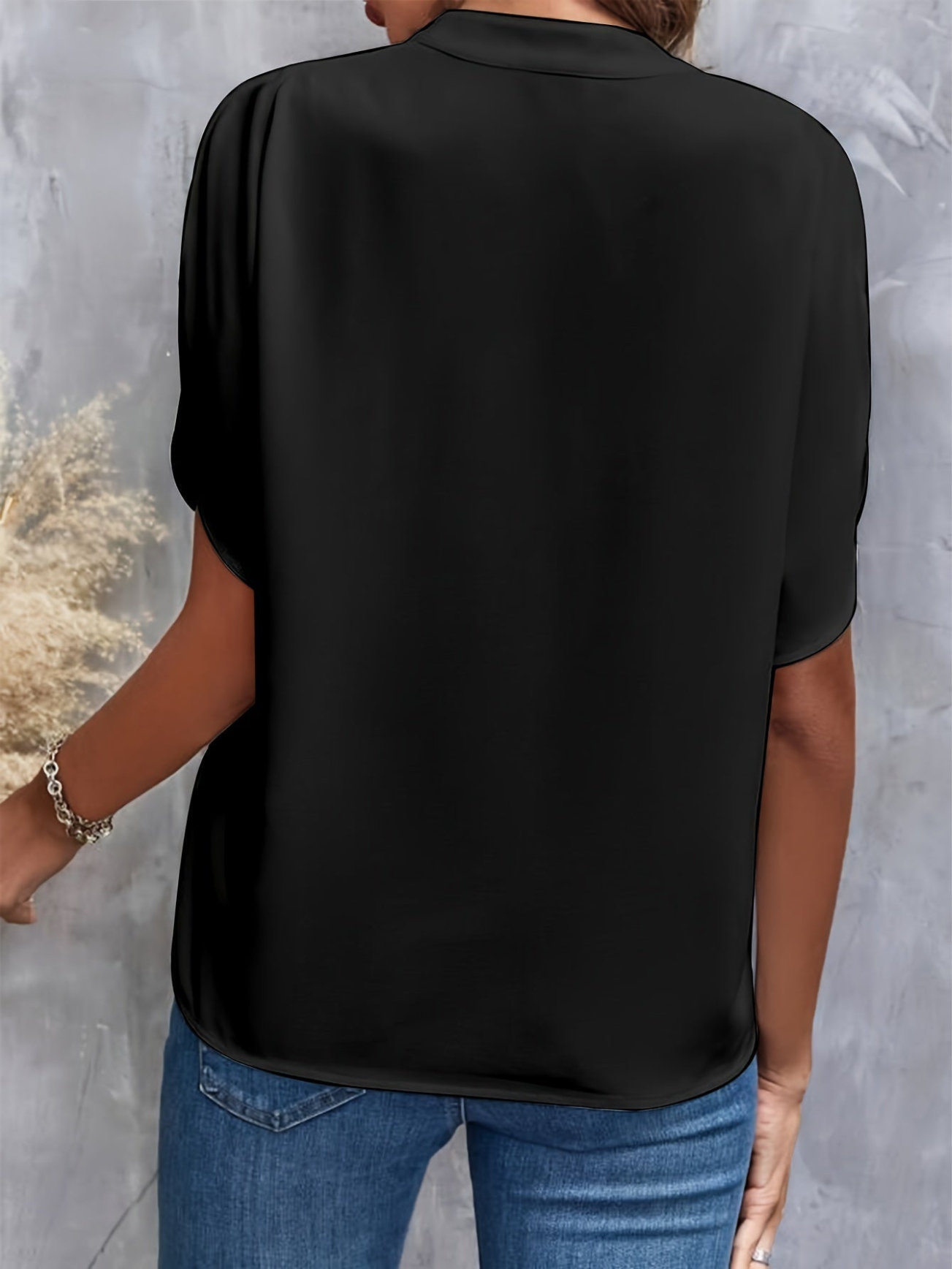 Damen Bluse mit V-Ausschnitt und Schlitzärmeln – Emilia