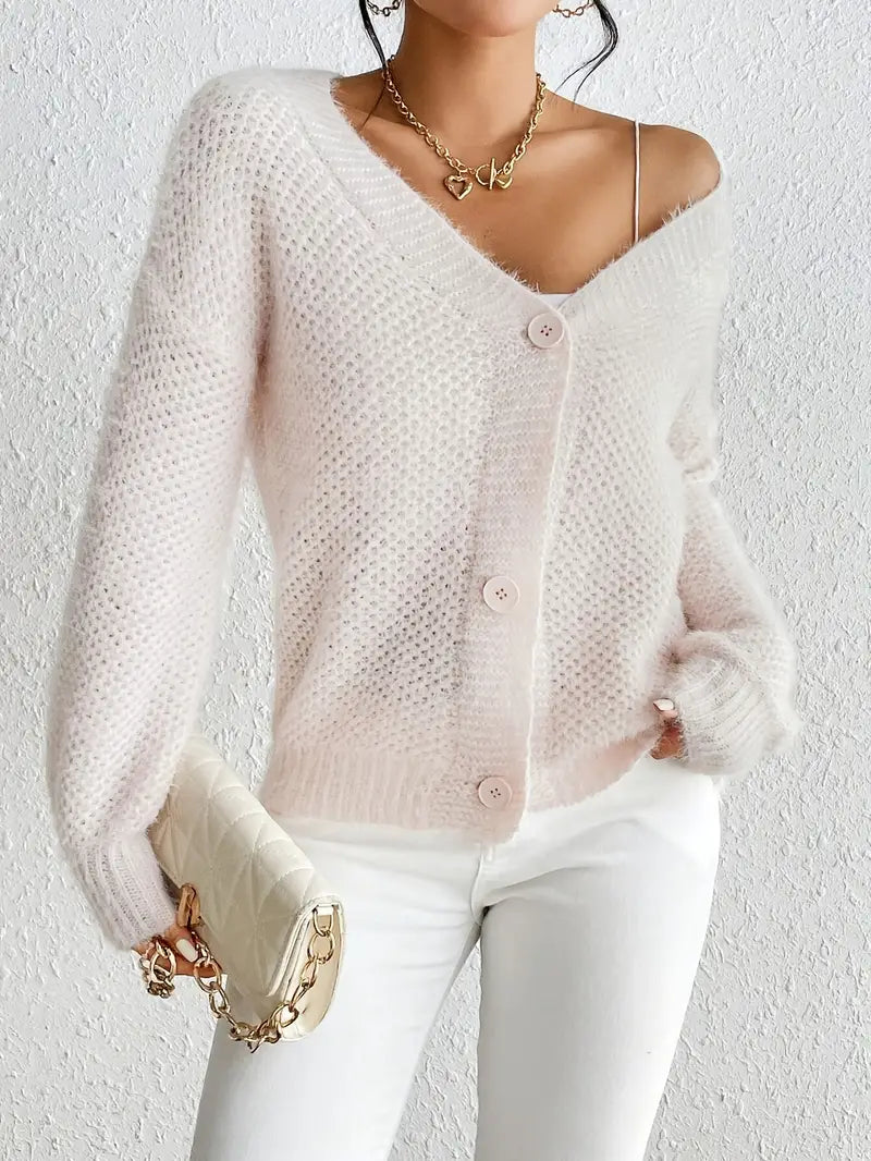 Warme Strickjacke für Damen in Weiß – Emilia