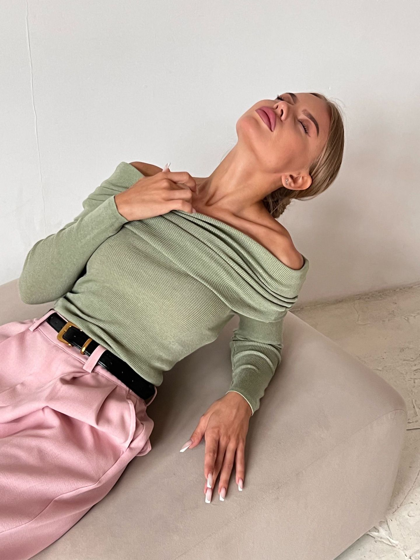 Damen Off-Shoulder Pullover, elegant & gestrickt – Sophia