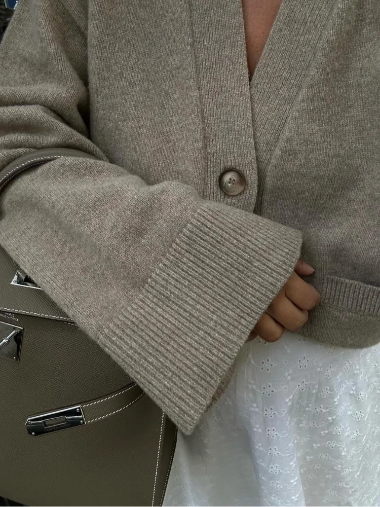 Übergroßer V-Ausschnitt Strickcardigan für Damen – Emilia