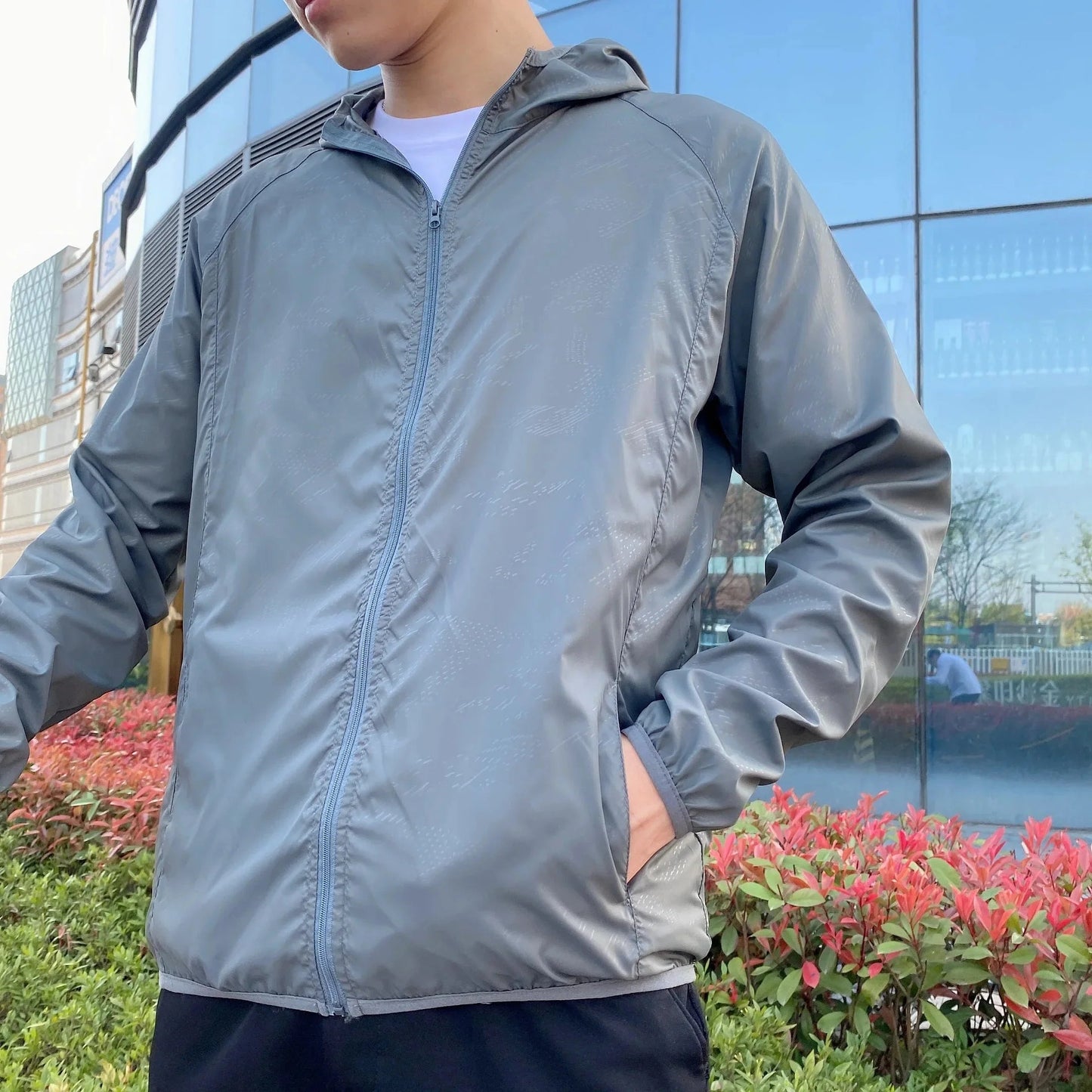 Leichte Kapuzenjacke für Damen - Image 1