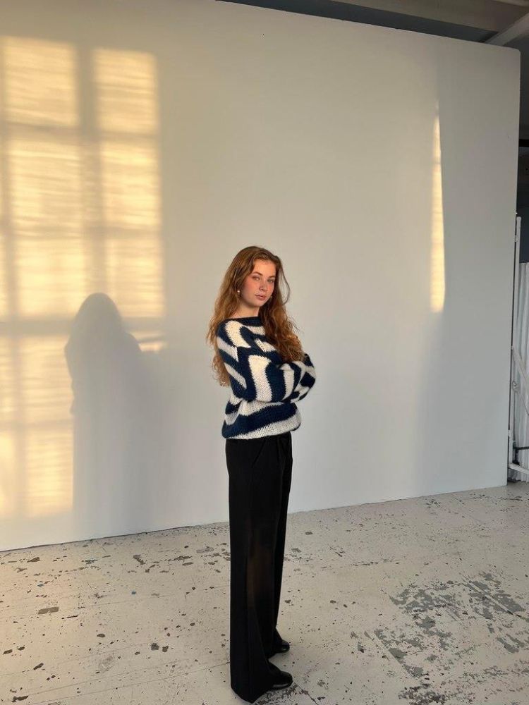 Übergroßer Gestreifter Pullover für Damen - Image 2