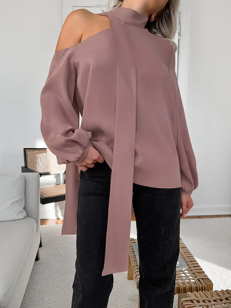 Bluse mit Schleifenkragen und asymmetrischem Saum – Lena