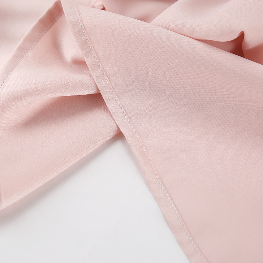 Bluse mit Schleifenkragen und asymmetrischem Saum – Lena